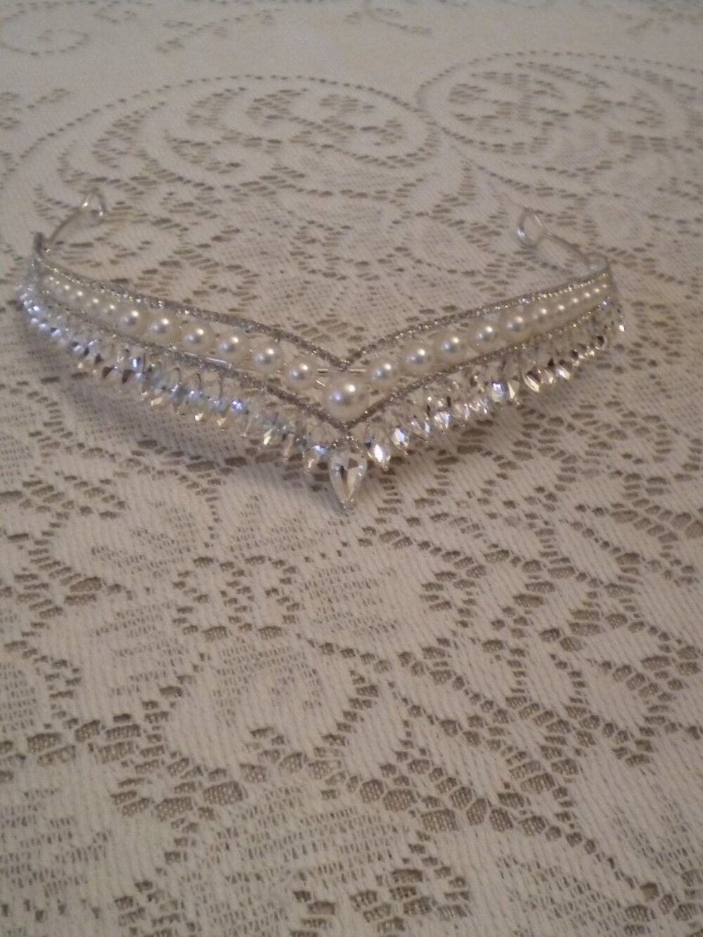 Elegant Silver-Tone Pearl & Crystal Tiara Crown